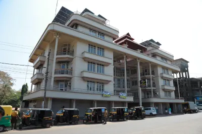 Sky Regency Hotel di Changuvetty