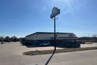 Days Inn by Wyndham Park City Kansas Hotels in Maize