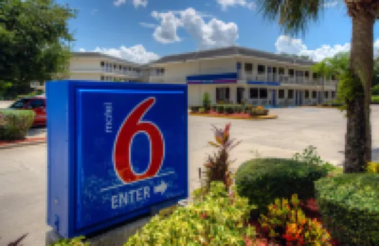 Motel 6 Bradenton, FL Hotels near Manatee Village Historical Park
