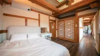 Gyeongju Ojae Hanok Pool Villa Hotel dekat Sin Gyeongju Railway Station