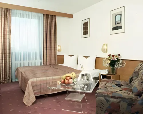 Hotel Montree Hotels near Technische Universitat Munchen