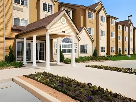 Microtel Inn & Suites by Wyndham Cotulla Отели в г. Котулла