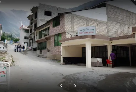 Rest over Hotel Отели рядом с достопримечательностью «Naran Valley»