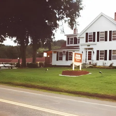 Four Winds Country Motel