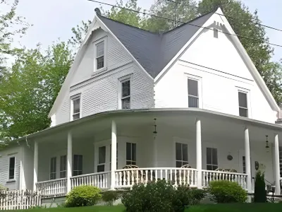 Ô Bois Dormant B&B Hotels in Magog