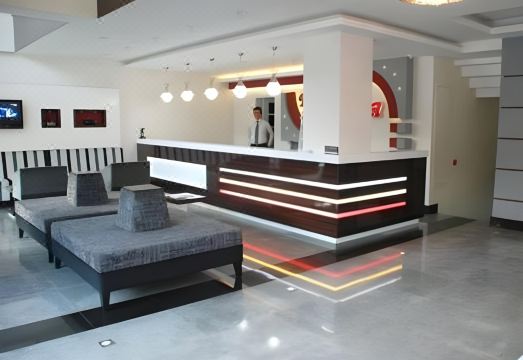 4. 호텔 라 벨라 ..