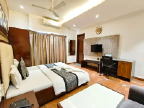 The Palm Aryan - A Boutique Hotel