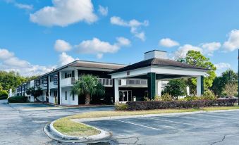 Days Inn by Wyndham Eglin AFB