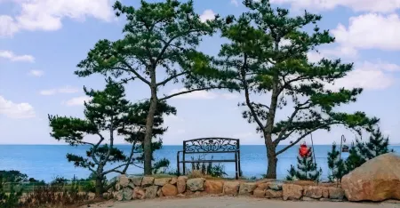 Yeongdeok Orto Sea Village 6 Pension Отели рядом с достопримечательностью «Koraebul-haesuyokchang»