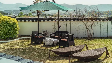 Gyeongju Grandjae Отели рядом с достопримечательностью «Gyeongju National Park»