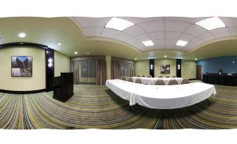 Holiday Inn Express & Suites Waycross