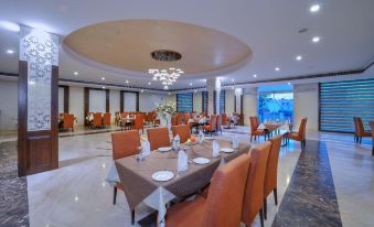 Wingston A Treehouse Hotel-Goverdhan