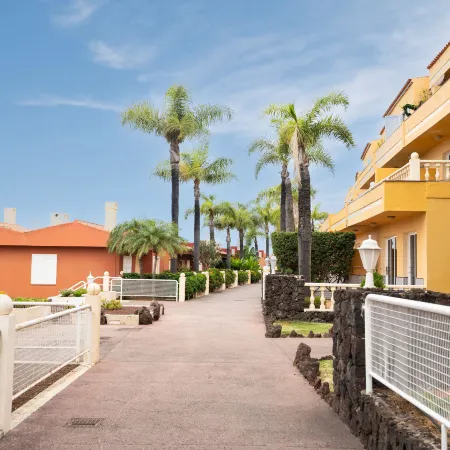 Coral La Quinta Park Suites
