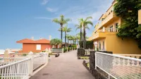 Coral La Quinta Park Suites