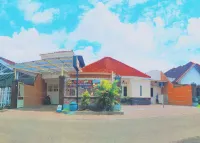 Menari Guesthouse Hotels in Sukun