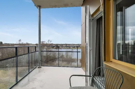 Aiden by Best Western Karlstad Arena Отели рядом с достопримечательностью «Karl IX - Karlstads grundare»