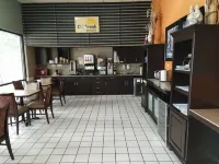 Days Inn by Wyndham Lake Park/Valdosta - breakfast