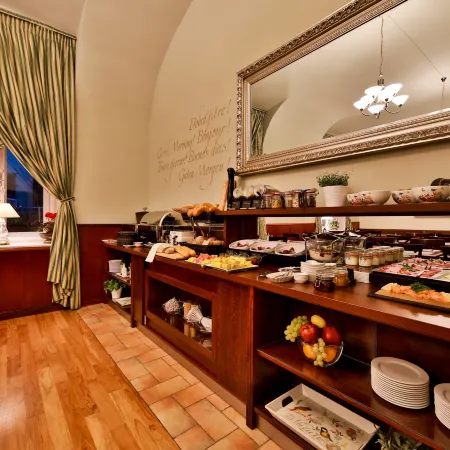 Hotel Julian