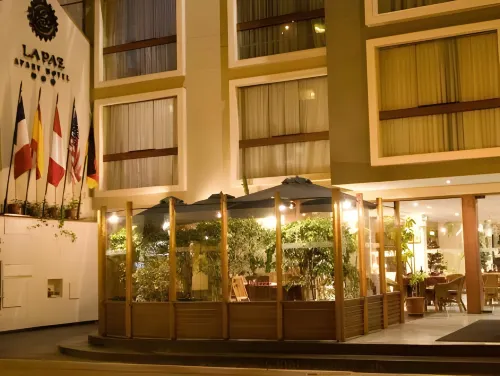 La Paz Apart Hotel Отели в г. Мирафлорес
