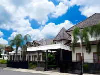 The Priangan Hotel I Yos Sudarso Ξενοδοχεία στην πόλη Ciamis