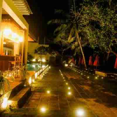 Surf Sea Breeze Hotel Exterior