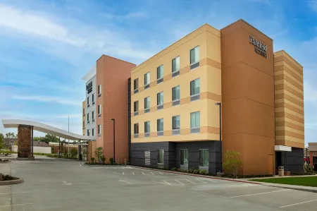 Fairfield Inn & Suites Lebanon Near Expo Center Отели в г. Майерстаун