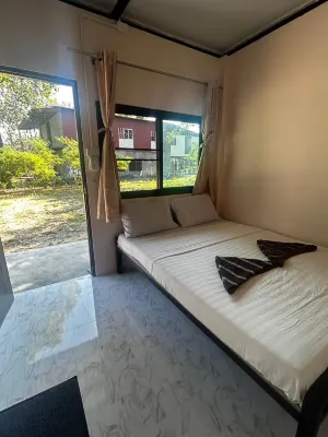 Chomjan Hostel