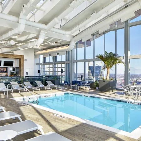 Embassy Suites by Hilton Nashville Downtown Отели рядом с достопримечательностью «Музей Пэтси Клайн»