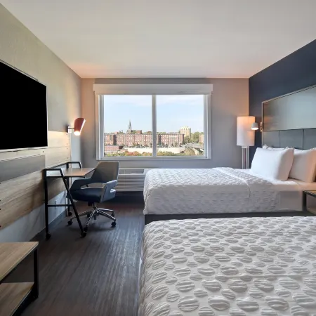 Tru by Hilton Manchester Downtown