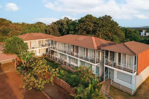 Koko Maya by Stone Wood, Morjim Hotels in Morjim