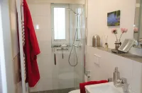 New holiday home directly at the Diemelsee-Willingen-Sauna-3 bedrooms-2 terraces Hotels in Heringhausen