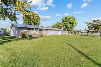 Charming 3-bedroom house south Kokomo Hotels near Berkley Park