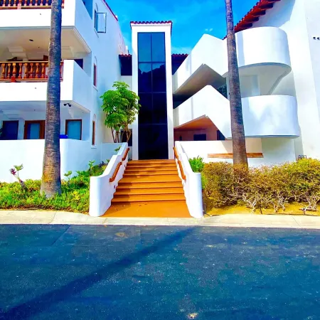 New *[ A/C ]*   Casa de las olas @ Hamilton Cove
