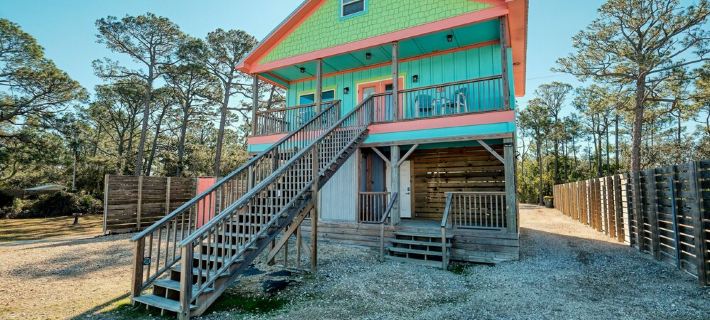 Bayfront Vacation! Enjoy amazing sunsets, wildlife viewing, and fishing. Hotels in Baldwin County