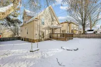 Old World Charm 2 Story Home 톰 필드 주변 호텔