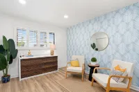 PS Retreat - Luxurious Centrally Located Condo!