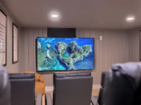 New! Sleeps 16! Across from Sight&Sound! Location! 斯特拉斯堡酒店