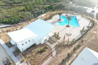 The Heron Beach House in Windmark / Mexico Beach, 2 Pools & 5 Min Walk to Beach.
