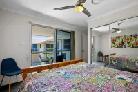 Exceptional modern three bedroom townhouse with water on both sides. Hotels near Barnacles