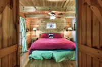 RETREAT☀︎SECLUDED☀︎HOT TUB☀︎FIREPLACE☀︎GRILL