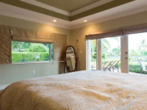 Waterfront Property with a resort style backyard and Heated Pool in Miami Hotels in Kendall
