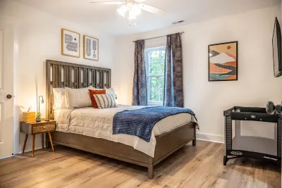 New Build! 5 Bedrooms & 3.5 Baths! 5 Minutes to Golf and the Village Hotels near Pinehurst Resort