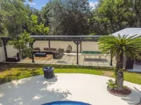 Resort Style 5bedrooms/2bathrooms home with pool, Games and a pool table. Hotels in der Nähe von Hillsborough River State Park