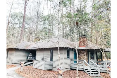 Designer Hideaway @ Callaway Gardens Hotels near Cecil B. Day Butterfly Center