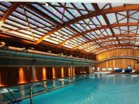 AT THE FOOT OF THE CHAMPAGNY EN VANOISE SLOPES LA PLAGNE-PARADISKI PARC DE LA VANOISE