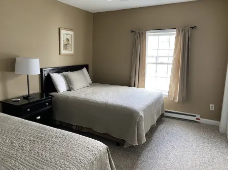 Direct ocean views from extra large balcony!  Over 1200 square feet! Отели в г. Олд-Орчард-Бич