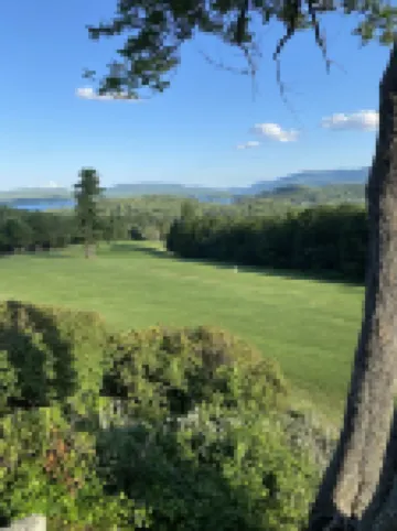 Fall Foliage! Jaw-Dropping Views. Gorgeous 4-Bed by Hiking Trails + the Lake