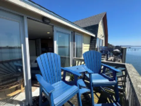 Romantic King Bed Studio ~ STUNNING VIEWS Bodega Bay - Perched over the water! Hotels in Bodega Bay
