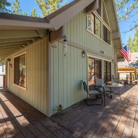 Knotty Pine Family Cabin (Tahoe Donner) - Dogs Welcome!!!