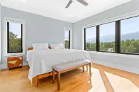 Stargazing on 12 Acres: Hot Tub 55" Fire Pit